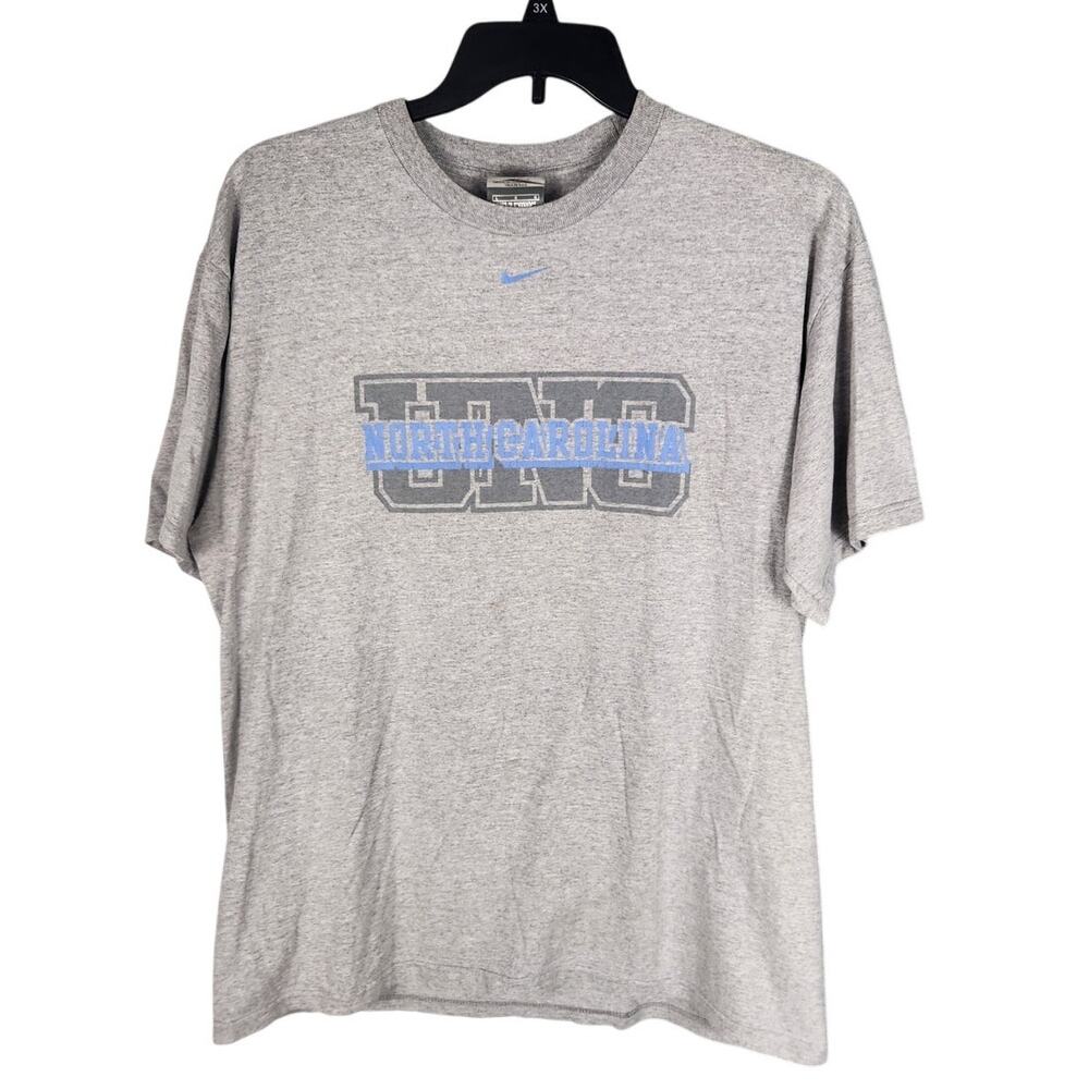 Excellent Vintage Y2K North Carolina Nike Center Swoosh T, men's large